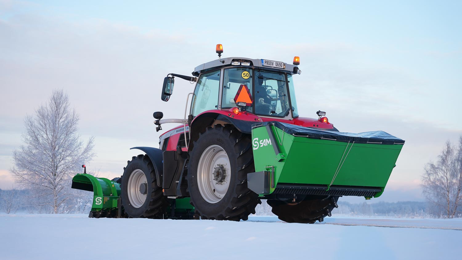 SAMI SLH-hiekoitin Massey Ferguson -traktorissa