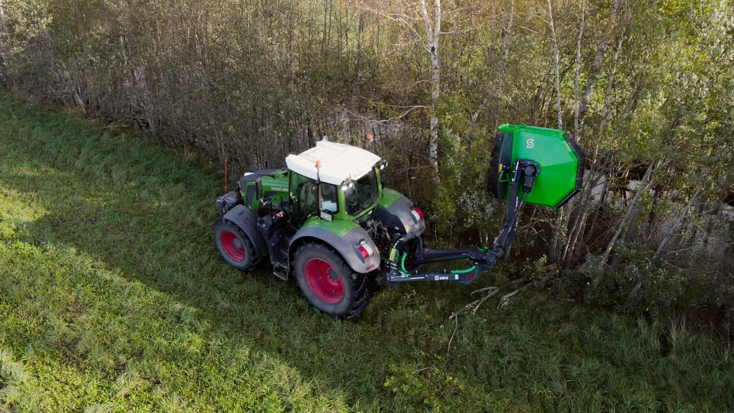 SAMI ketjumurskain CM-1700 Fendt 828 Vario -traktorissa