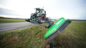 SAMI ketjumurskain CM-1700 Fendt 828 Vario -traktorissa