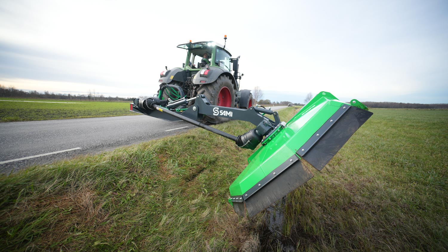 SAMI ketjumurskain CM-1700 Fendt 828 Vario -traktorissa