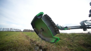 SAMI ketjumurskain CM-1700 Fendt 828 Vario -traktorissa
