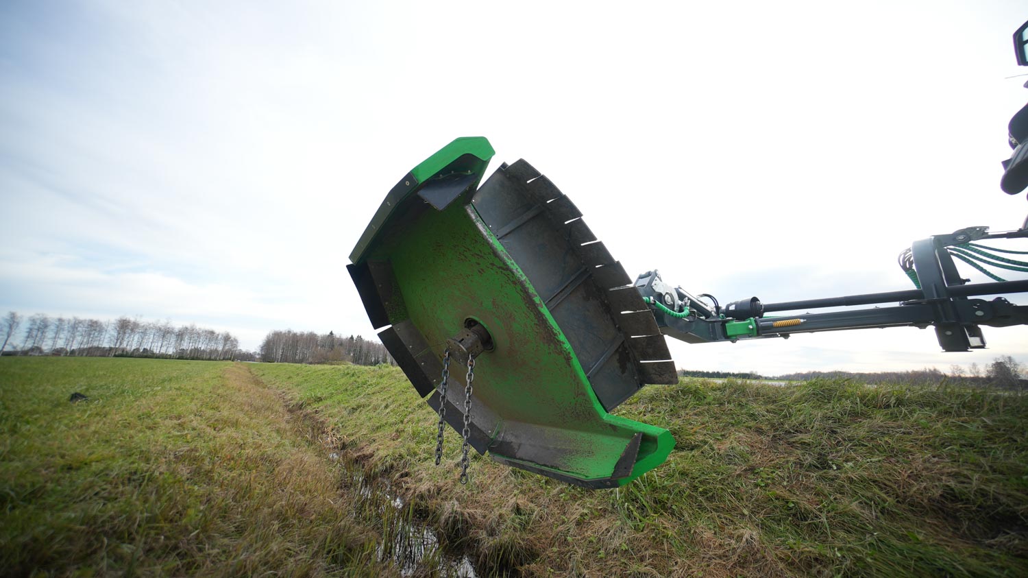 SAMI ketjumurskain CM-1700 Fendt 828 Vario -traktorissa
