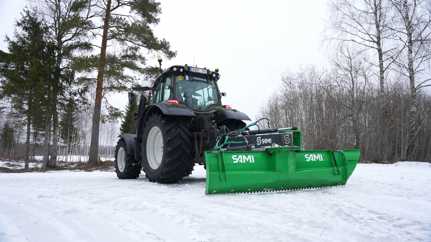 SAMI PRO-takalana Fendt 724 -traktorissa