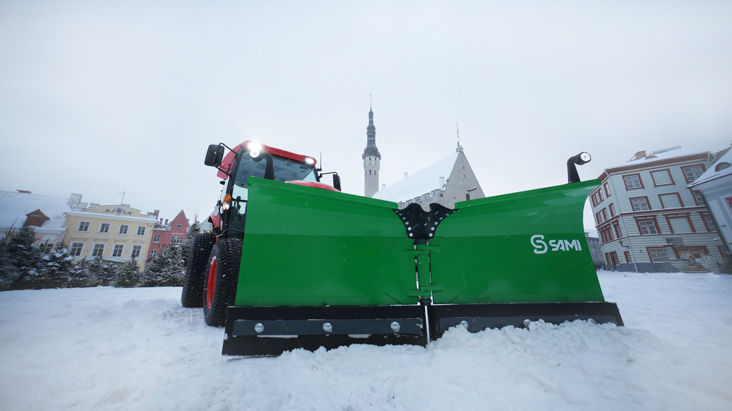 SAMI-VL-kompaktisarjan-lumiaura-Kubota-L2-5