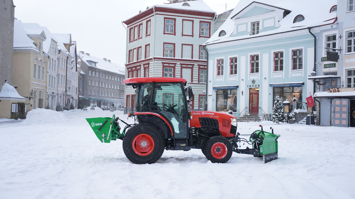 SAMI-VL-kompaktisarjan-lumiaura-Kubota-L2-8