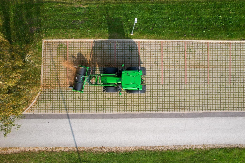 SAMI-harjalaite-HW-2700_-John-Deere-6R-2 (1)